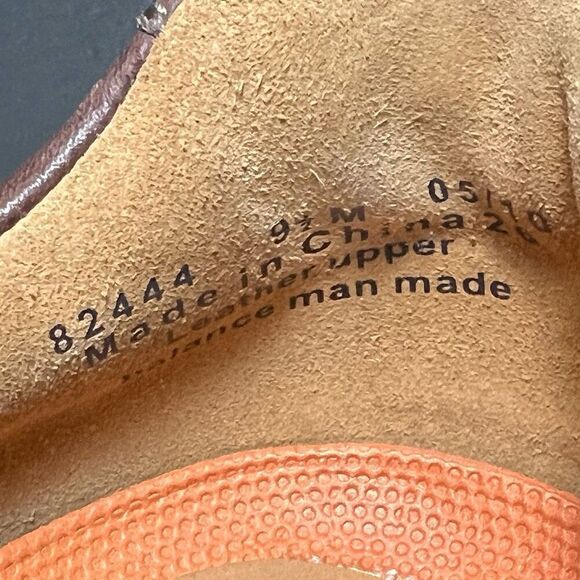 Mens CLARKS Unstructured Brown Leather Slip On Casual Shoes / Size 9.5 Medium - Picture 8 of 8